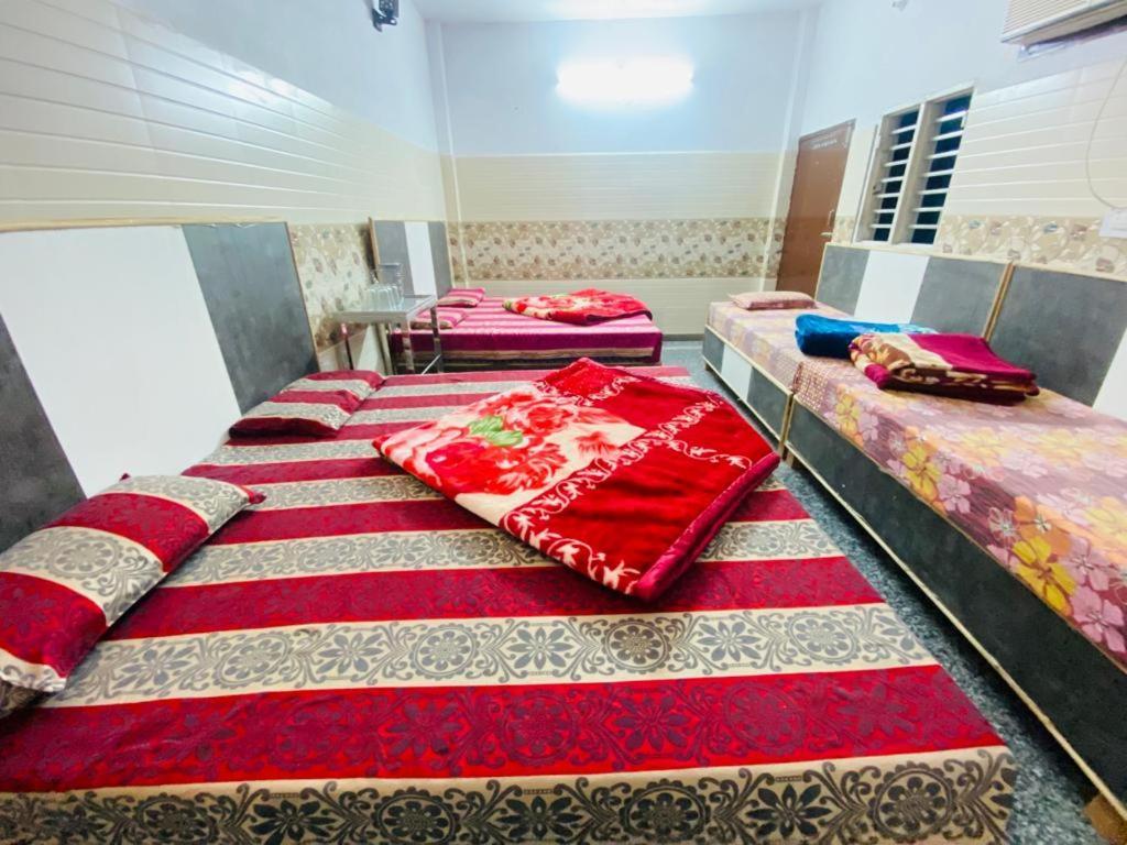 Hotel Hari Ganga Near By Bus And Railway Station Haridwār Esterno foto